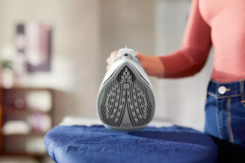 PHILIPS 5000 sērijas Tvaika gludeklis, 2400W (balts/pelēks) (DST5010/10)