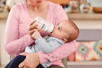 Philips Avent Pretkoliku barošanas pudelīte 330 ml, 3m+ (SCY106/01)