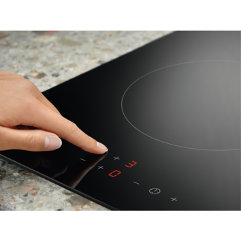 Electrolux stikla keramikas plīts virsma (iebūv.), 30 cm (LHR3233CK)