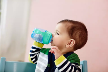 Philips Avent Easy Sip mācību krūzīte ar rokturiem, 6M+, 200ml, silikona snīpis, zaļa (SCF551/05)