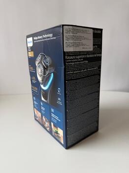 Prece ar Bojātu iepakojumu- PHILIPS i9000 Prestige Ultra Elektroskuveklis mitrai/sausai skūšanai (lādējams), Mystic Aqua (XP9201/33-B)