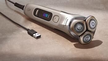 PHILIPS i9000 Prestige Ultra Elektroskuveklis mitrai/sausai skūšanai (lādējams), baltais zelts (XP9403/31)