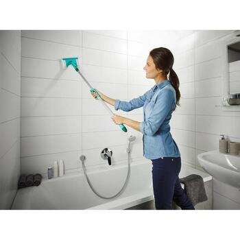 LEIFHEIT Flīžu un vannas istabas birste ar teleskopisku kātu 93–150cm Bath Cleaner micro duo (1041700)