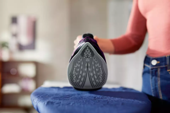 PHILIPS 5000 sērijas Tvaika gludeklis, 2400W (violets) (DST5030/80)