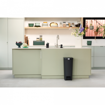 BRABANTIA atkritumu tvertne StepUp ar pedāli, 40l, dark grey (800023)