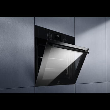 Electrolux cepeškrāsns, iebūv., 72L, melna (EOF3H40TH)