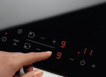 Electrolux keramiskā plīts virsma (EHF6343FOK)