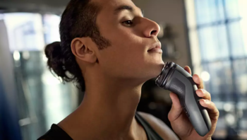 PHILIPS Shaver Series 1000 Elektriskais skuveklis sausai un mitrai skūšanai, pelēks (S1142/00)