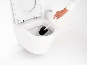 BRABANTIA tualetes poda birste ar turētāju, mineral white (303845)