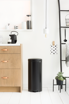 BRABANTIA atkritumu tvertne ar pedāli NewIcon, 30 l, Matt Black (114540)