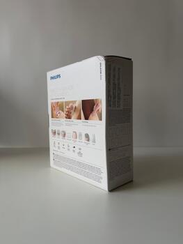 Prece ar Bojātu iepakojumu- PHILIPS 9000 sērijas epilators mitrai un sausai epilēšanai (BRE719/00-B)