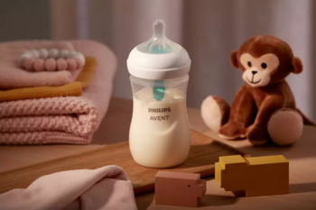 Philips Avent Natural Response pretkoliku pudelīte ar AirFree vārstu 260 ml, vidējas plūsmas knupītis, 1m+ (SCY673/01)