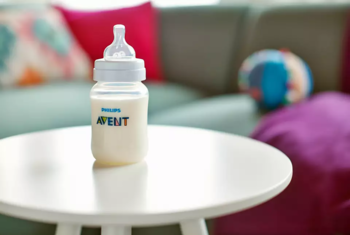 Philips Avent Pretkoliku barošanas pudelīte 260 ml, 1m+ (SCY103/01)