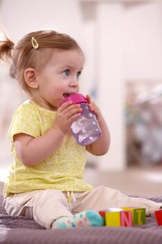 Philips Avent Easy Sip mācību krūzīte, 9M+, 260ml, silikona snīpis, rozā (SCF553/03)