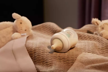 Philips Avent Natural Response pretkoliku pudelīte ar AirFree vārstu 125 ml, jaundzimušā knupītis, 0m+ (SCY670/01)