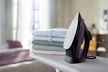 PHILIPS 5000 sērijas Tvaika gludeklis, 2400W (violets) (DST5030/80)