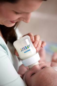 Philips Avent Pretkoliku barošanas pudelīte 125 ml, jaundzimušā knupītis, 0m+ (SCY100/01)