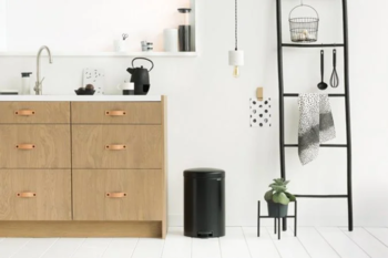 BRABANTIA atkritumu tvertne ar pedāli NewIcon, 20 l, Matt Black (114106)