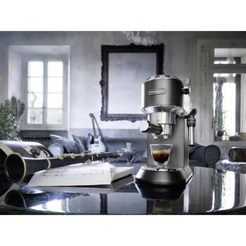 Delonghi Полуавтоматическая кофемашина EC685.BK, 15 бар, 1300 Вт, 1.1 л, паровой капучинатор, Thermoblock, сталь (EC685.BK)