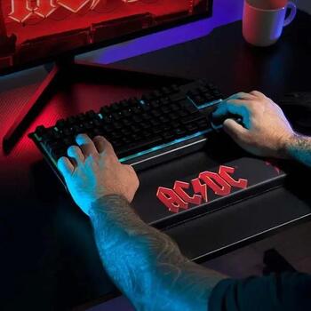 Subsonic Peles paklājs SA5687-A1, melna, sarkana, plaukstas balsts tastatūrai, neslīdoša virsma (SA5687-A1)