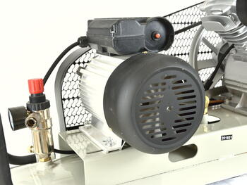 100L Eļļas gaisa kompresors V-Twin, 9 bar, 390 L/min, G80309 GEKO (G80309)