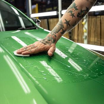 Meguiar's G1001EU Smooth Surface Глина эффективно и безопасно удаляет загрязнения с поверхности краски 80 г (G1001EU)