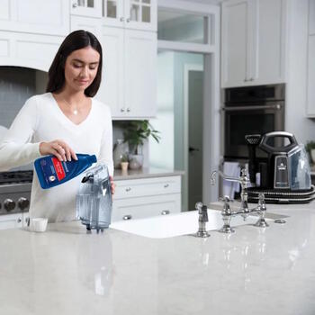 Пятновыводитель с функцией мойки 330W для поднятия глубоких волокон SpotClean Plus черный титан 3724N Bissell (3724N)