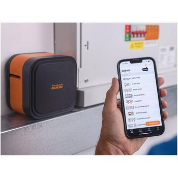 Brother Принтер этикеток PT-E920BT PTE920BTZ1, 19.8 мм/с, 360 dpi, Bluetooth, 7 строк печати (PTE920BTZ1)