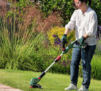 Аккумуляторный триммер UniversalGrassCut 18V-26-500, 1x2Ah, 06008C1F00 BOSCH (06008C1F00)