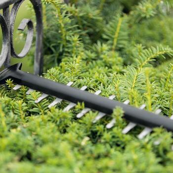 Аккумуляторный кусторез 18В (1х2,5Ач) Universal HedgeCut 18V-55 0600849J01 BOSCH (0600849J01)