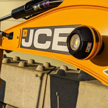 JCB uzlādējams rotējošs LED darba lukturis darbnīcai un būvlaukumam 600lm 360° magnētiska pamatne USB Powerbank IP44 JCB-WL-GLOBE (JCB-WL-GLOBE)