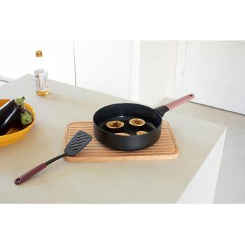 Brabantia лопатка Tasty+ 230868, 48г, пластик, щели для жира, термостойкость до 220°C, можно мыть в посудомоечной машине (230868)