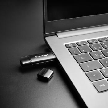 Intenso USB zibatmiņa 3544490, 64 GB, USB 3.2 Gen 1, lasīšanas ātrums 70 MB/s, melna, alumīnijs, OTG saderīga (3544490)