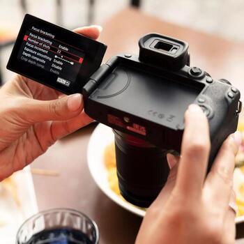 Canon Беззеркальная камера EOS R10 5331C017, 24,2 МП, ISO 100-25600, Wi-Fi, 4K видео, 18-150mm объектив (5331C017)