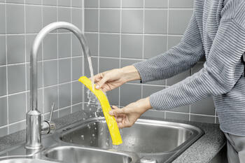 Karcher Очиститель окон WV 6 Plus 1.633-741.0, 0,15л, 100мин, 280мм, литий-ионный, белый (1.633-741.0)