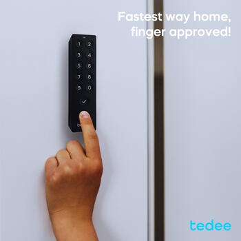 Tedee Keypad Pro — умная клавиатура с PIN-кодом и считывателем отпечатков пальцев для дверного замка, до 100 пользователей, с Bluetooth и Wi-Fi Чёрная (TKV2.0)