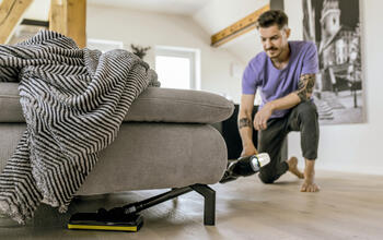 Karcher VC 4 Cordless myHome 1.198-630.0, беспроводной пылесос, 21.6В, 2.5Ач, 650мл, 30мин, Boost, циклонный фильтр (1.198-630.0)