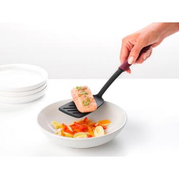 Brabantia лопатка Tasty+ 230868, 48г, пластик, щели для жира, термостойкость до 220°C, можно мыть в посудомоечной машине (230868)