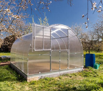 Siltumnīca KLASIKA TUBE 3x10m (30m2) ar pamatiem un 4mm polikarbonāta pārklājumu; 4779037492503 (154)