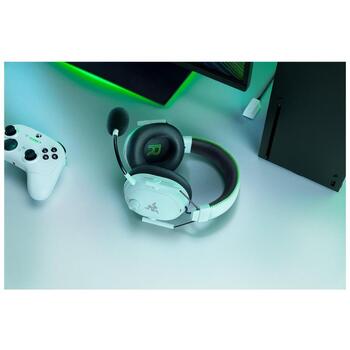Razer BlackShark V3 Pro игровая гарнитура RZ04-05400400-R3M1, 50мм, 12-28000Гц, 32Ом, 70ч, ANC, Bluetooth 5.3, 2.4ГГц, USB-A (RZ04-05400400-R3M1)