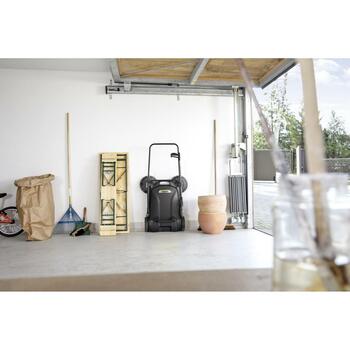 Karcher Ручная подметальная машина S 4 Twin Go!Further 1.766-363.0, 680 мм, 2400 м²/ч, 20 л, черный, 10.2 кг (1.766-363.0)