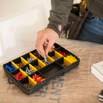 STANLEY STST81680-1 Organizators, 17 nodalījumi, 1.8l, caurspīdīgs vāks, noņemamas starpsienas, lineāls (STST81680-1)