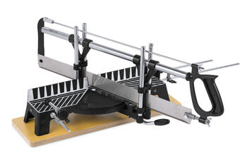 Kreator rokas leņķzāģis KRT811001, 550mm, 14 TPI, 6 leņķa iestatījumi, 4 vadotnes, skavas (KRT811001)