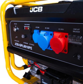 JCB benzīna ģenerators rezerves elektroapgādei 7.9kW 230/400V 3 fāzes elektriskais un rokas starts 25L riteņi JCB-GPL8010PE (JCB-GPL8010PE)