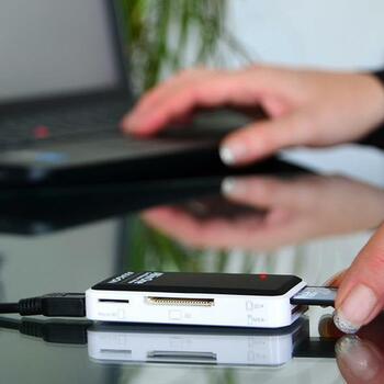 Axagon Karšu lasītājs CRE-X1 5 sloti, USB 2.0, 480 Mbit/s, atbalsta CF, MS, MicroSD, MMC, 26 g (CRE-X1)