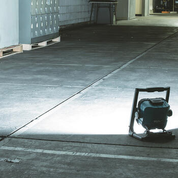 LED фонарь 18B / 230V, DEADML805 Makita (DEADML805)
