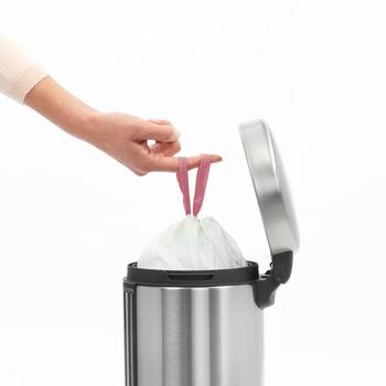 Brabantia NewIcon 112164 ведро с педалью, 3л, 16,8см, 26,4см, нержавеющая сталь, тихое закрытие, съемная корзина (112164)