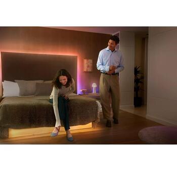 Philips Hue светодиодная лента Flux 8721103087812, 12 Вт, 3 м, 1200 лм, 6500 К, IP20, Zigbee, Регулируемая (8721103087812)