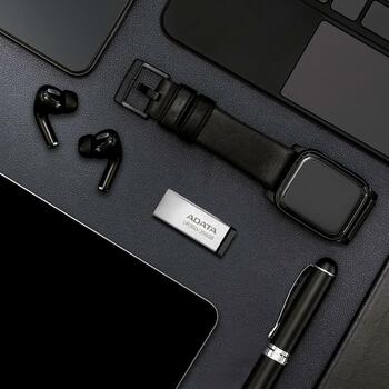 Adata USB флеш-накопитель UR350-256G-RSR/BK 256 ГБ, USB 3.2 Gen 1, скорость чтения 100 МБ/с, металлический корпус (UR350-256G-RSR/BK)
