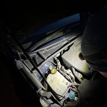 JCB uzlādējams LED galvas un darba lukturis darbnīcai un remontam 260lm 2 režīmi kustības sensors magnēts USB-C IP44 JCB-HT-XTRA (JCB-HT-XTRA)